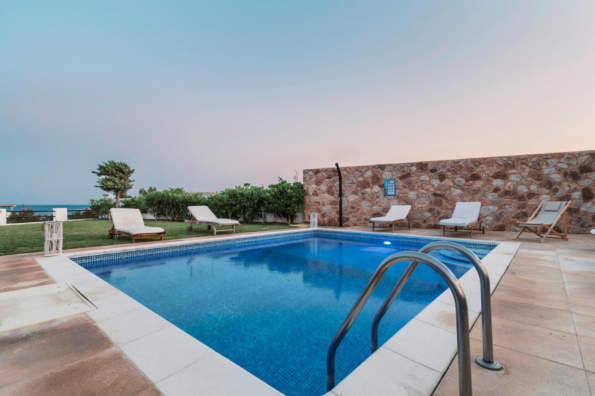 Villa Deep Blue Лакханія Екстер'єр фото