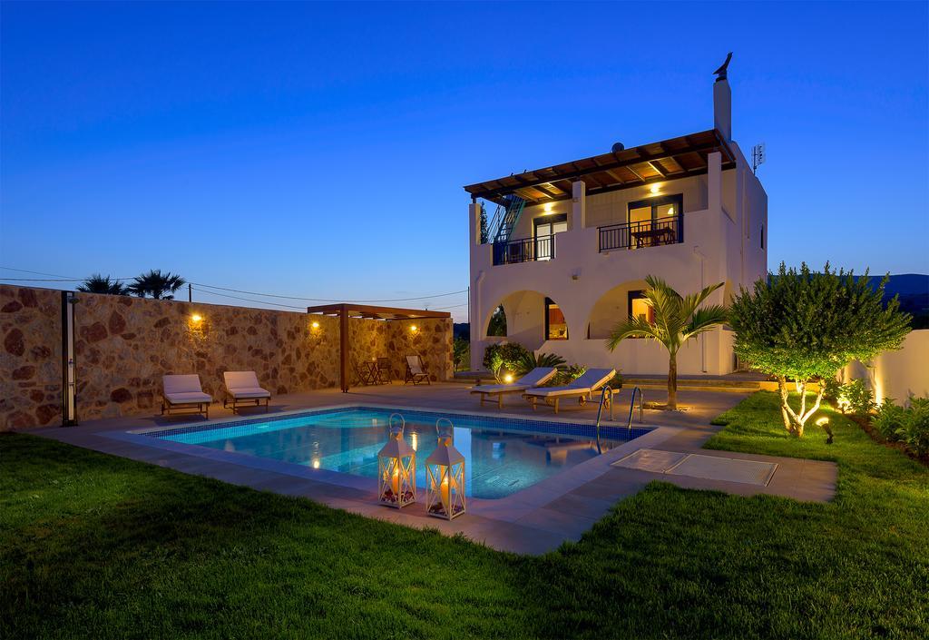 Villa Deep Blue Лакханія Екстер'єр фото