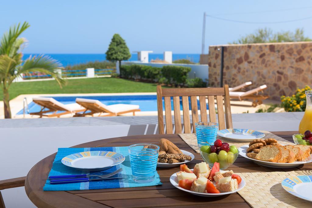 Villa Deep Blue Лакханія Екстер'єр фото